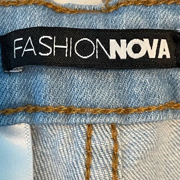 Fashion Nova Only Good Vibes Extreme Bell Bottom Jeans Blue Light Wash Denim 26 - Picture 7 of 9